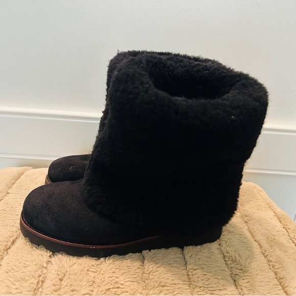 UGG Maylin 3220 Sheepskin Shearling Cuff Boots Black Size 8 - Picture 4 of 9